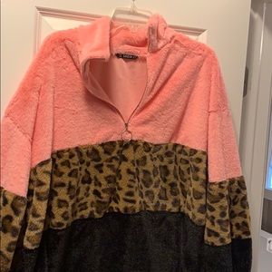 Oversized sweater! It’s a medium but runs large!